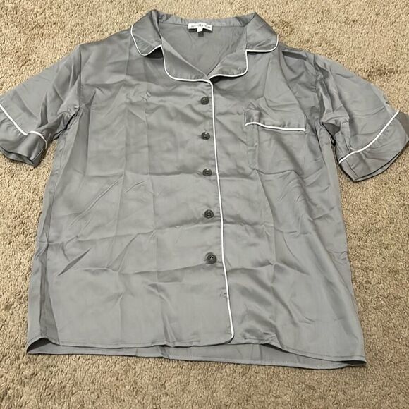 Ettitude Women's S short Sleeve Sateen Stripe Pajama Top Fog Gray Minimalist New - Picture 2 of 10